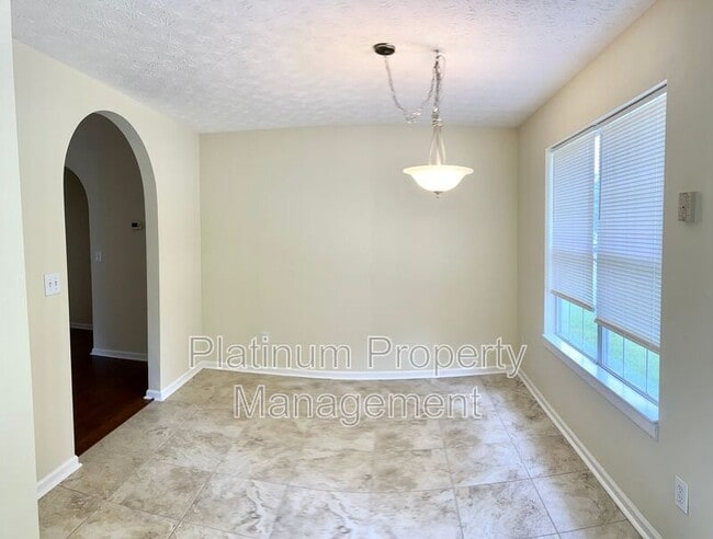 Building Photo - 1022 Windsor Dr