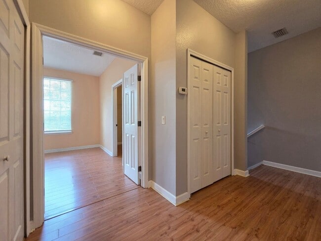 Building Photo - 337 Coral Beach Cir