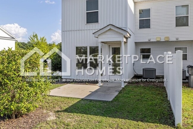 Building Photo - 2219 Perrins Ln