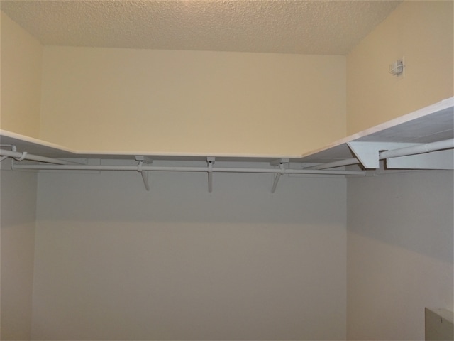 Building Photo - 7659 Chatsworth