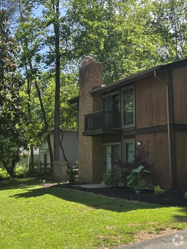 Building Photo - 6277 Occoquan Forest Dr