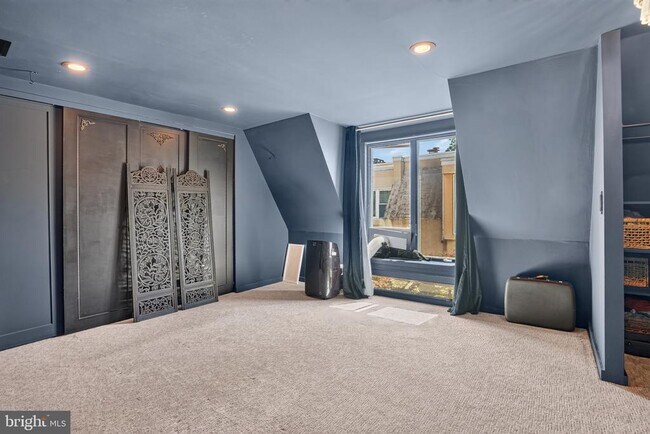 Building Photo - 812 Lombard St