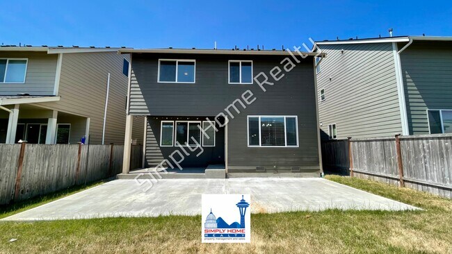 Building Photo - Welcome to this Spacious 4 bedroom, 3.5 bath Home in the Heart of Yelm!