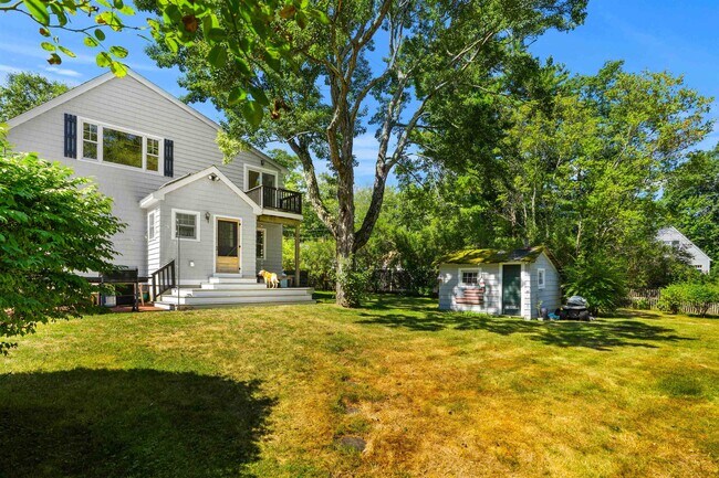 Building Photo - 4 Moccasin Ln