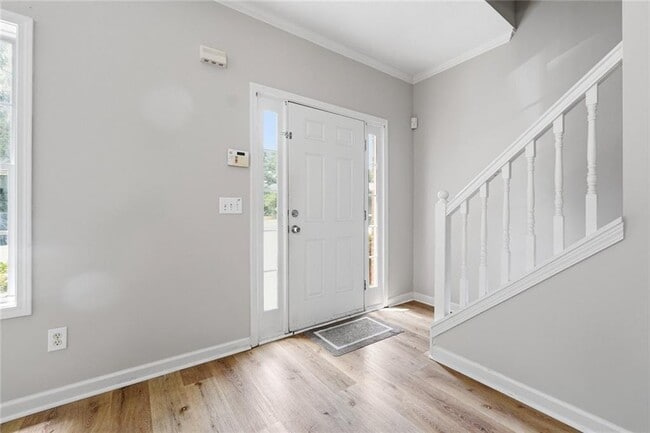 Building Photo - 5072 Leeshire Trace