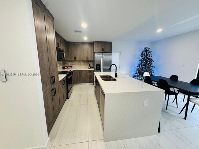 Building Photo - 1312 NW 3rd St