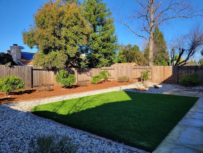 Building Photo - NICE TWO STORY ROCKLIN HOME WITH LARGE BONUS ROOM UPSTAIRS NEXT TO TWIN OAKS PARK & SCHOOLS!