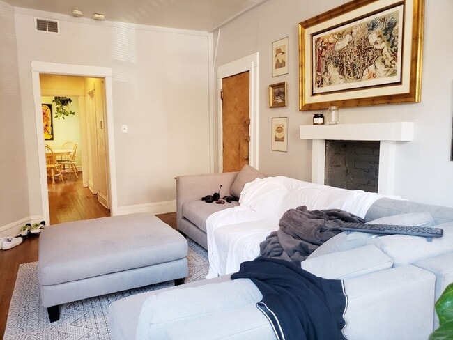 Building Photo - 3508 N Broadway