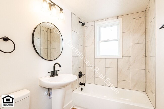 Building Photo - 1823 Griswold Dr