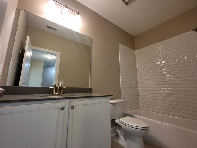 Building Photo - 5728 Taylor Wy