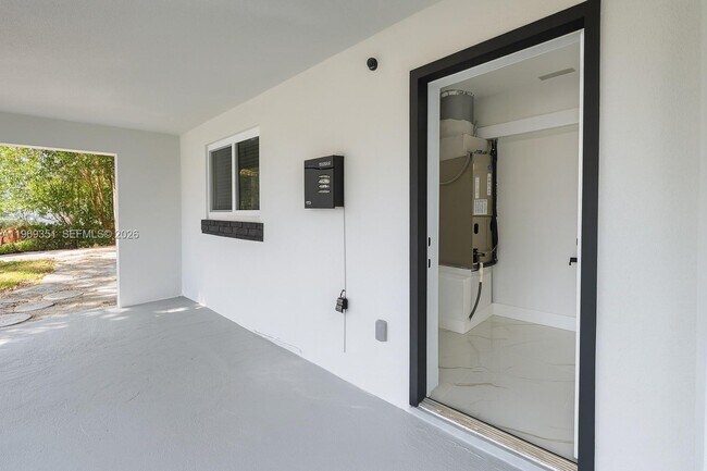 Building Photo - 3801 NE 16th Terrace