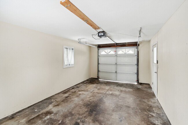 Building Photo - Beautifully Updated Spokane Valley Home with a Mother in Law Suite