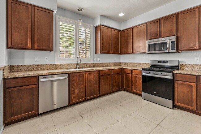 Building Photo - 1636 Avenida Aviare