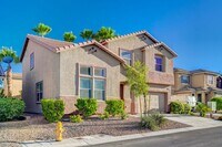Building Photo - Stunning 4 Bed 2.5 Bath!
