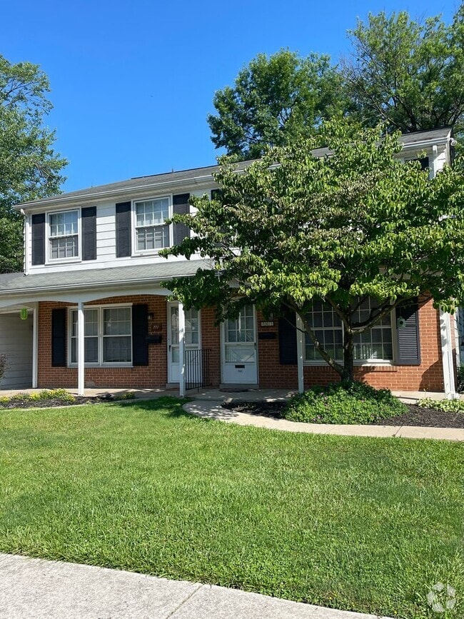 Building Photo - Duplex 3 bedroom apartment in Spring Garde...