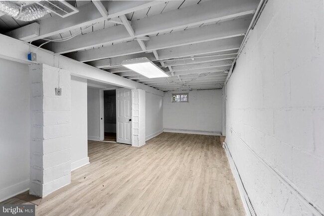 Building Photo - 3006 South Dakota Ave NE