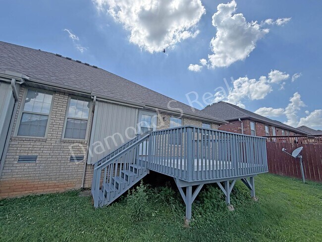 Building Photo - 1331 W Sackett St