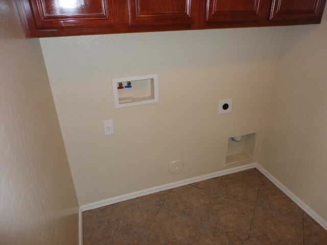 Building Photo - 2907 S 91st Dr