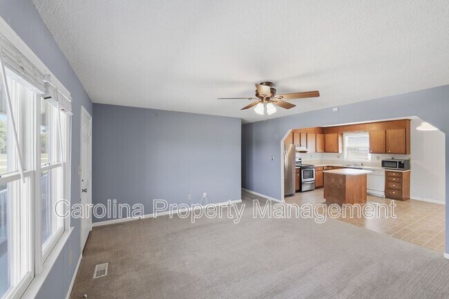 Building Photo - 1607 McFarland Dr