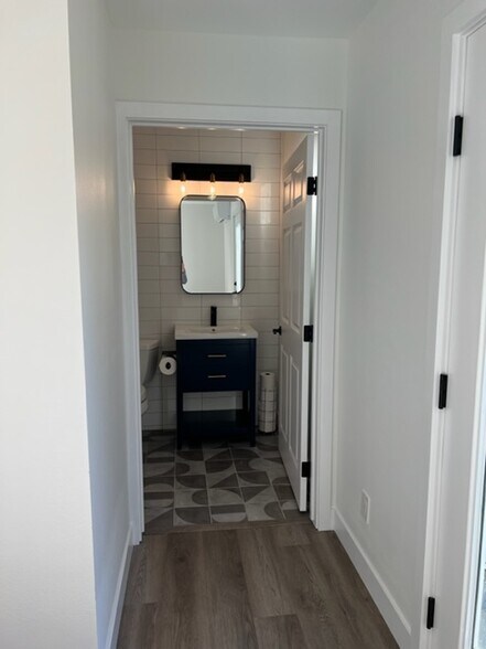 Building Photo - 3213 Maine Ave