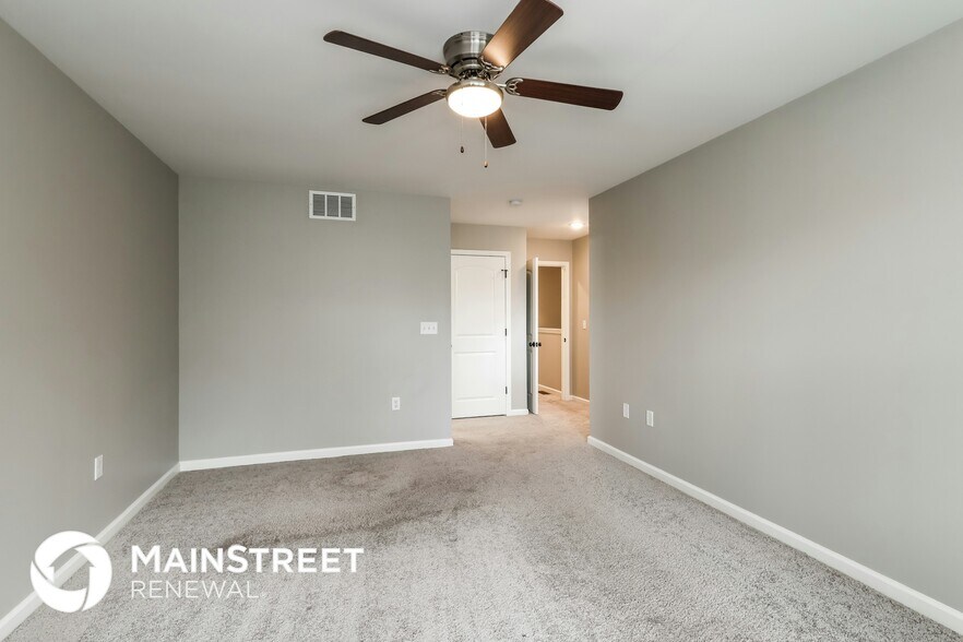 Building Photo - 2105 Paddle Wheel Dr