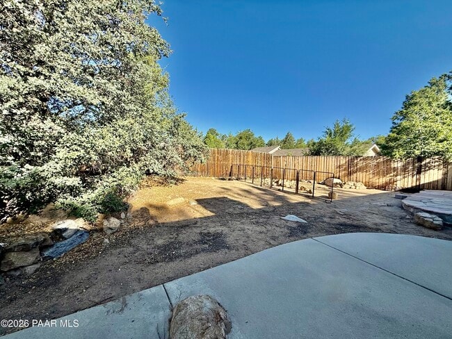 Building Photo - 1460 Loren Dr