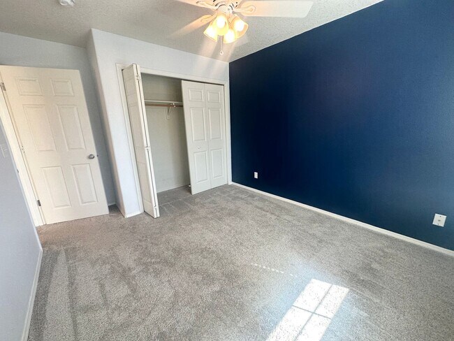 Building Photo - 3 Bedroom Beaverton Home with A/C!