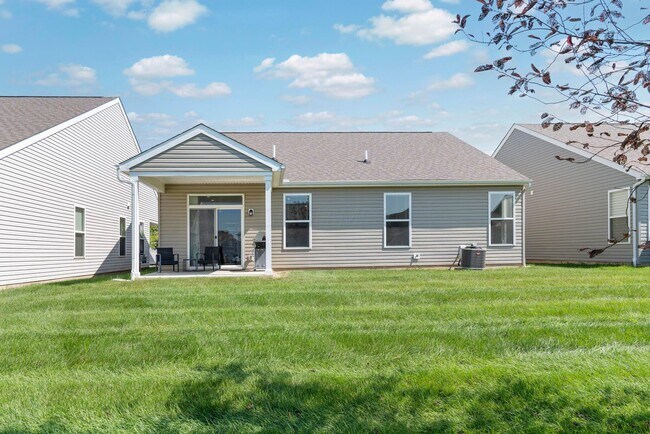 Building Photo - 220 Woodland Sky Dr