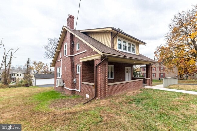 Building Photo - 343 Pawlings Rd