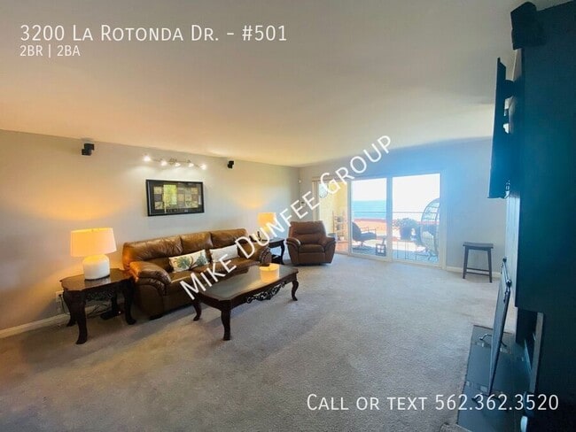 Building Photo - 3200 La Rotonda Dr