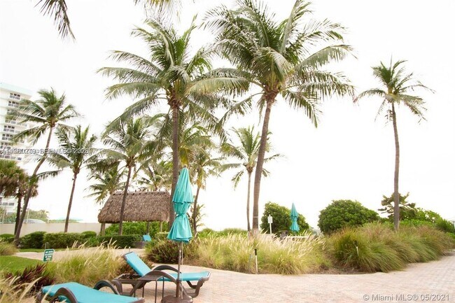 Building Photo - 3801 OCEAN Dr