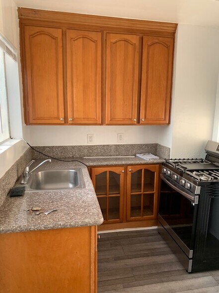 Building Photo - 1514 W 204th St