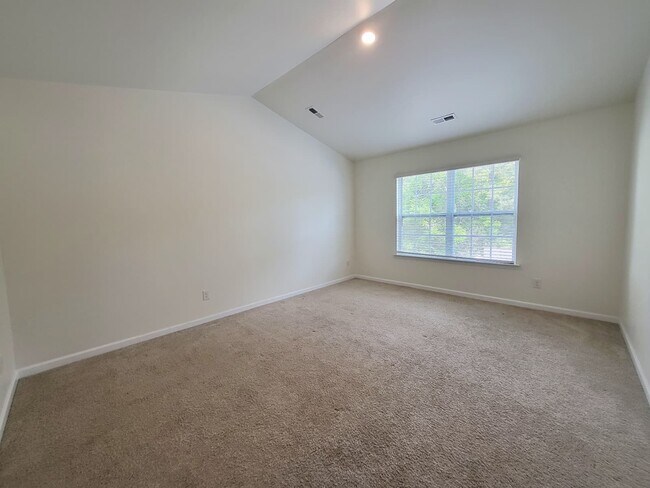 Building Photo - 597 Bloomover St