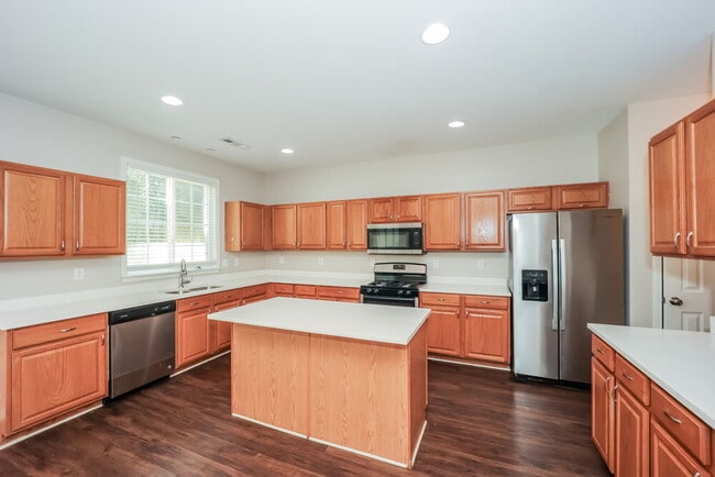 Building Photo - 54 Brookview Dr