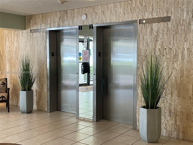 Building Photo - 805 Cypress Blvd