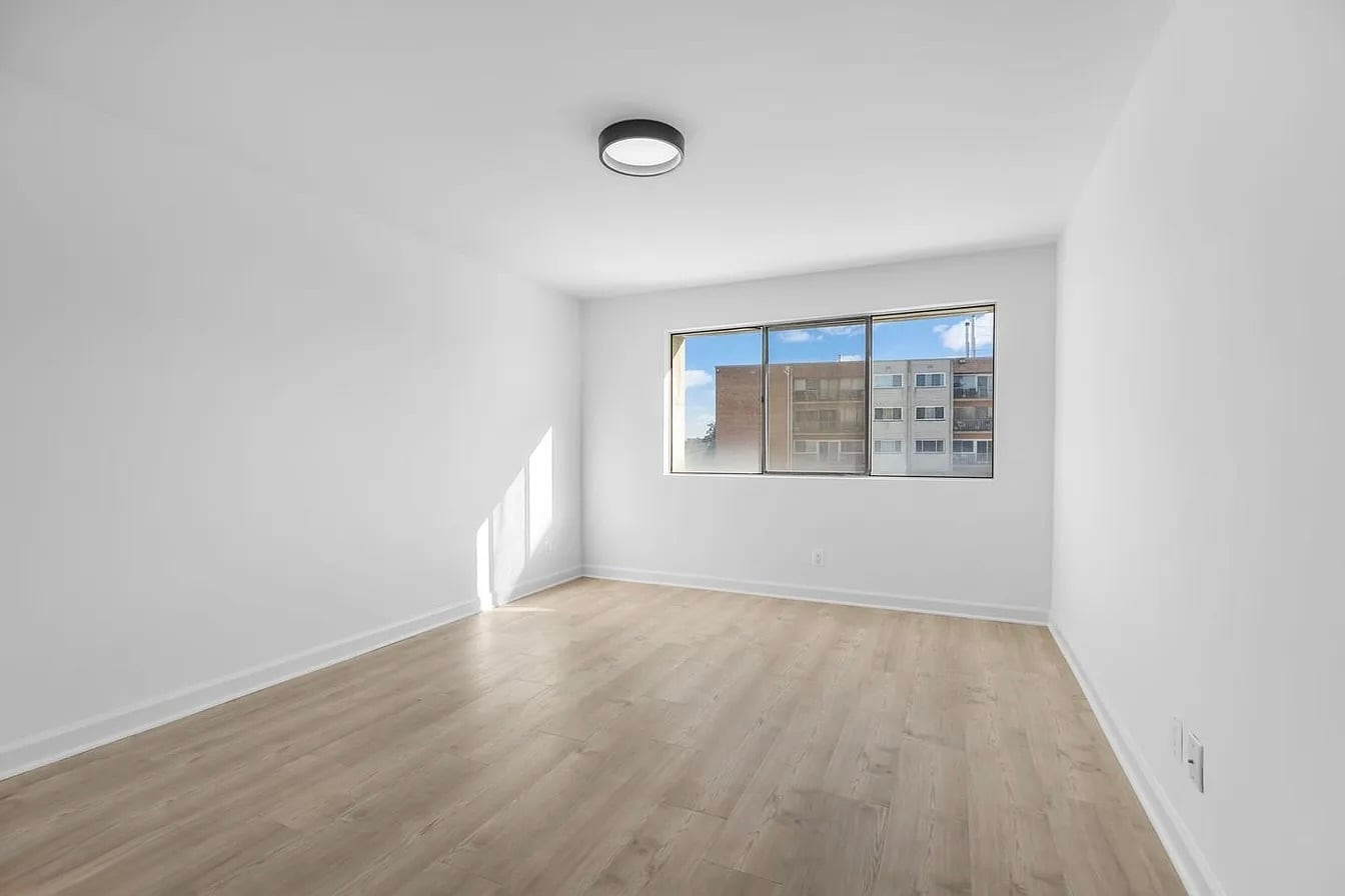 Beedroom - 5851 Quantrell Ave