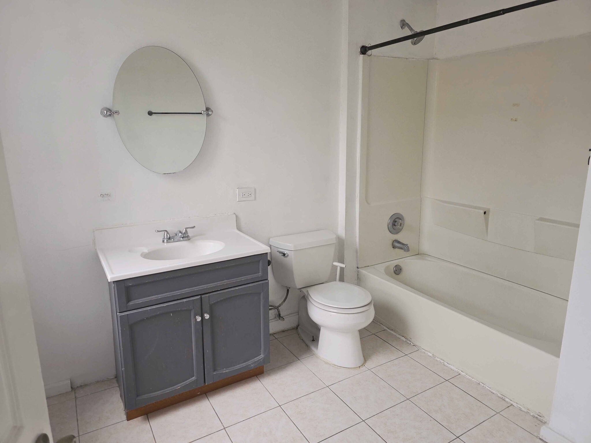 2nd floor bathroom - 1633 McDaniel Ave