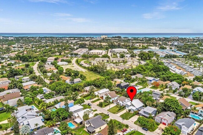 Building Photo - 2438 Southridge Rd