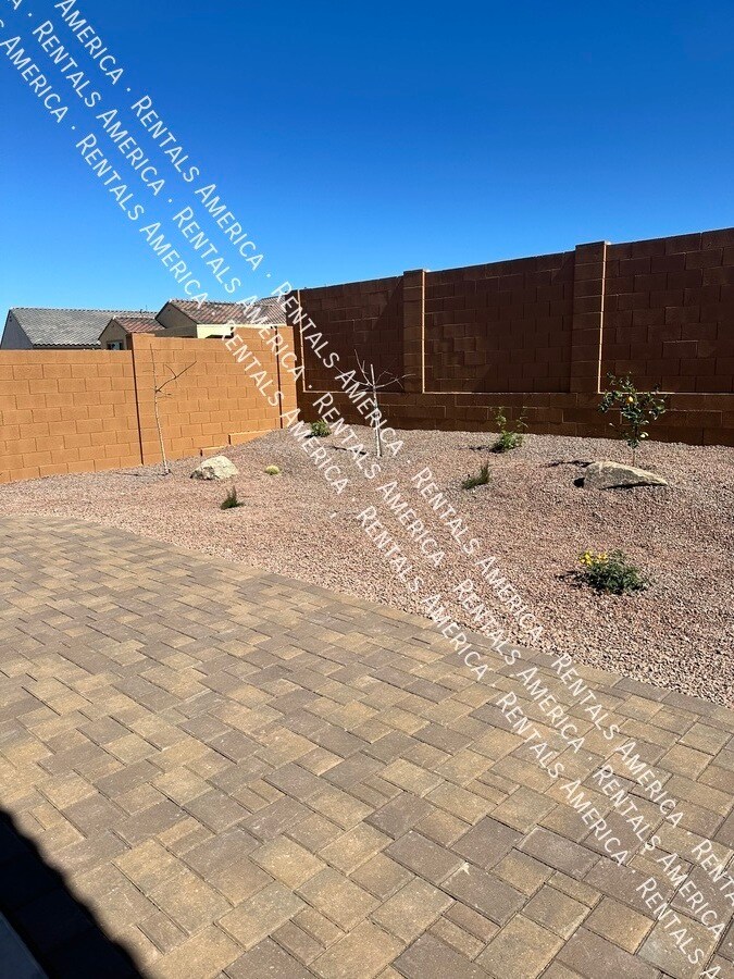 Building Photo - 18675 N 268th Ave