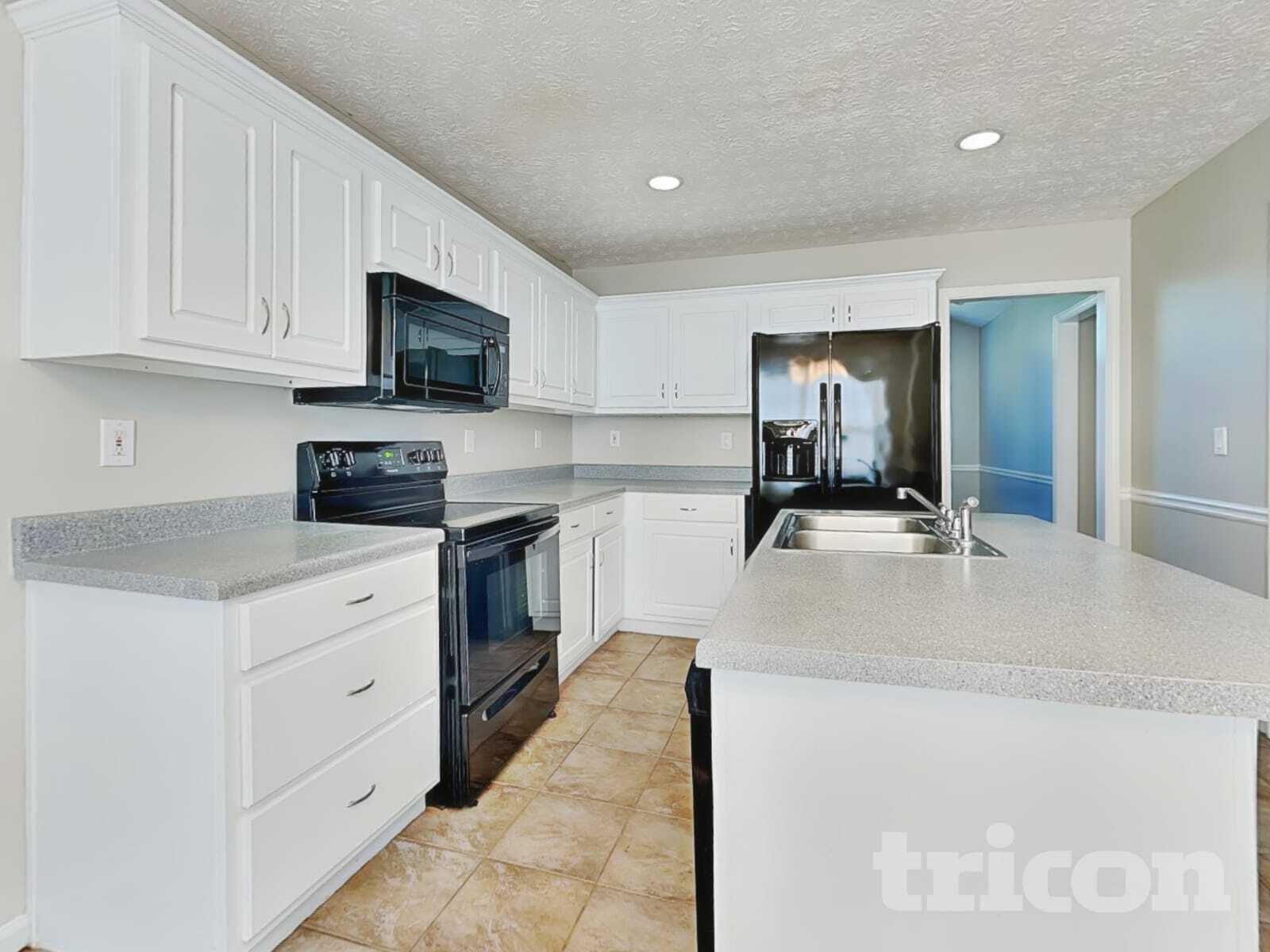 Building Photo - 2051 Meadowglen Ln