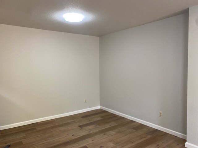 Building Photo - 1806 Woodlake Dr