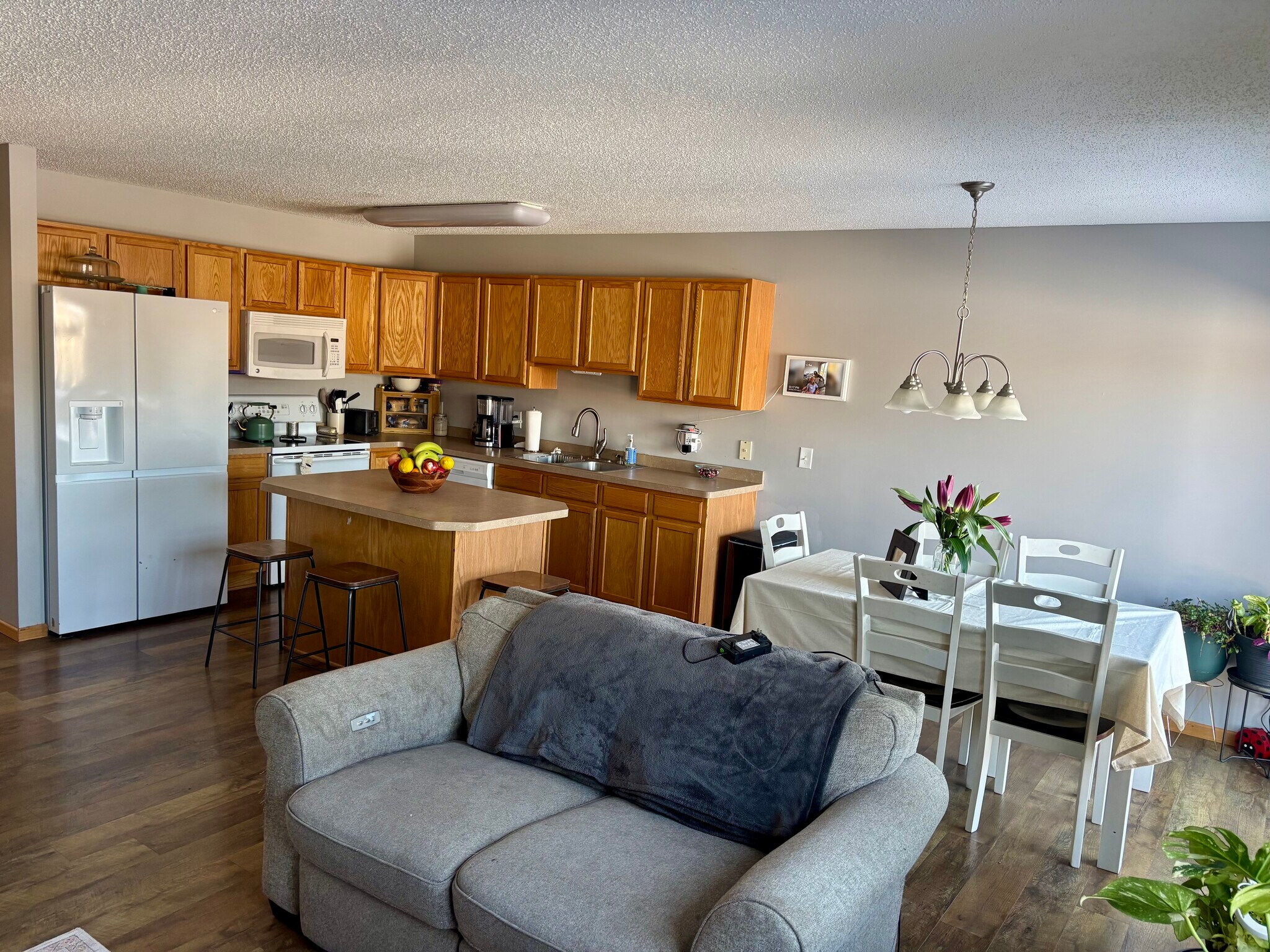 Kitchen/dining - 22369 Lilac Way