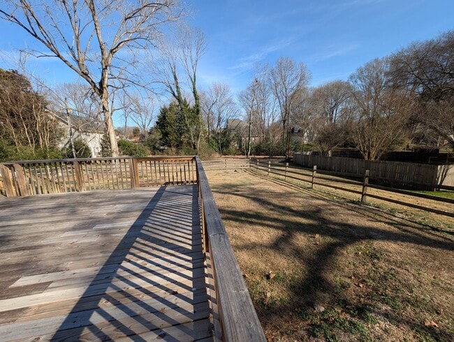 Building Photo - Gorgeous Brick 4 bedroom, 4 bathroom home located in the Farmwood community in Minthill!