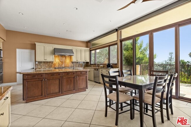 Building Photo - 1915 Carla Ridge