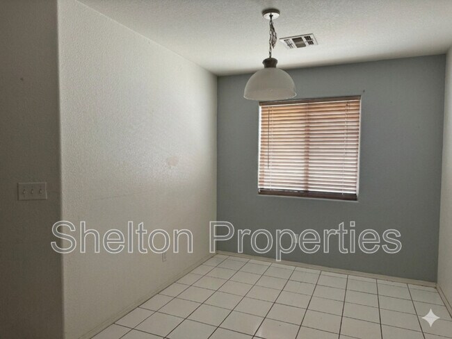 Building Photo - 7391 W Solano Dr N