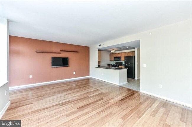 Building Photo - 350 G St SW