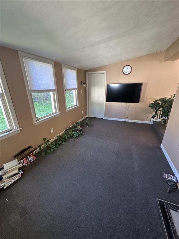 Building Photo - 70 Community Dr