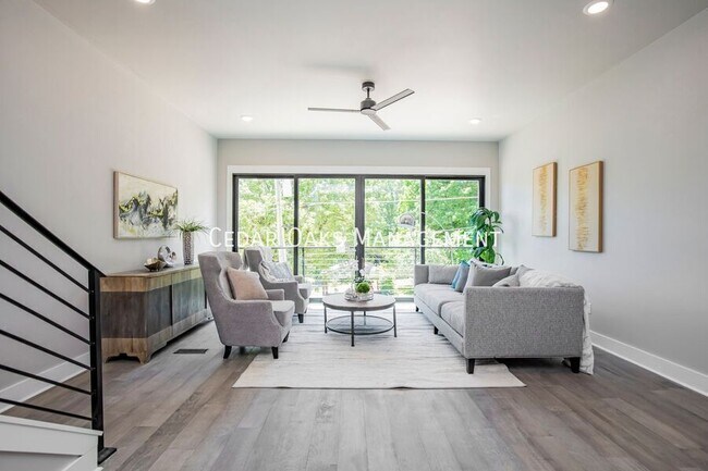 Building Photo - 118 E Mountain St