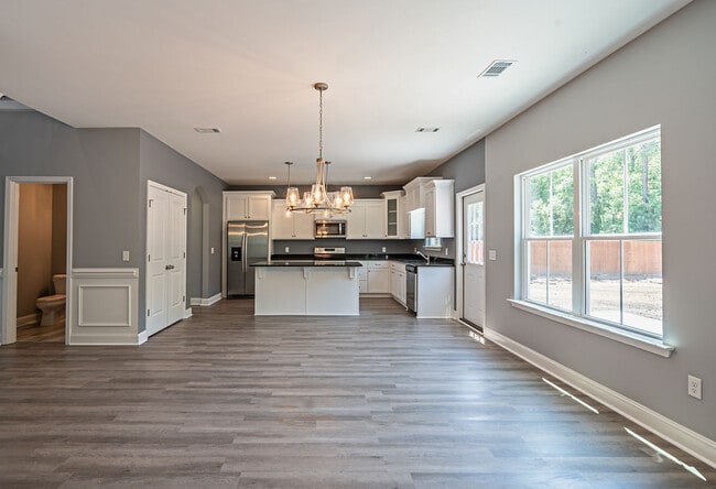 Building Photo - 281 Cypress Creek Dr NE