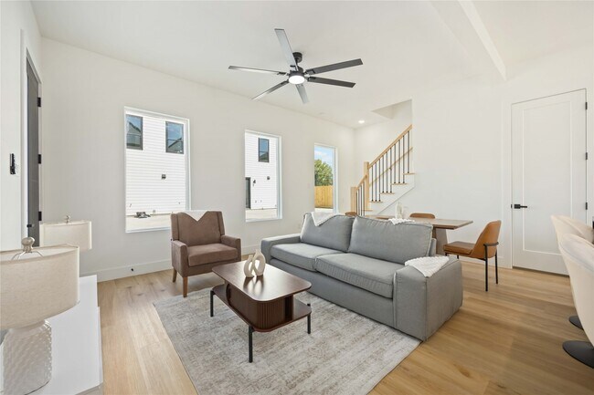 Building Photo - 4202 Kewanee St